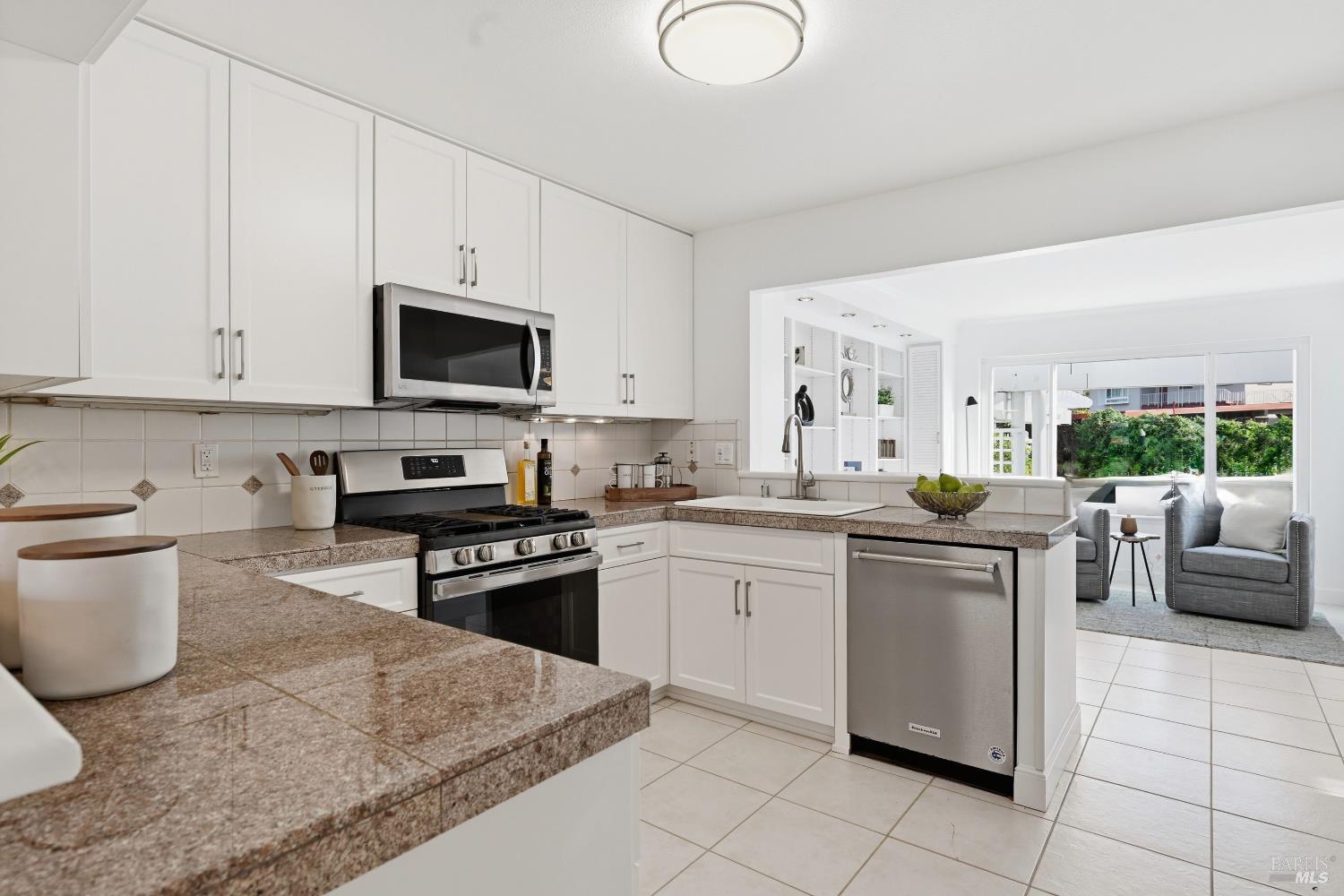 Detail Gallery Image 14 of 35 For 22 Mooring Rd, San Rafael,  CA 94901 - – Beds | – Baths