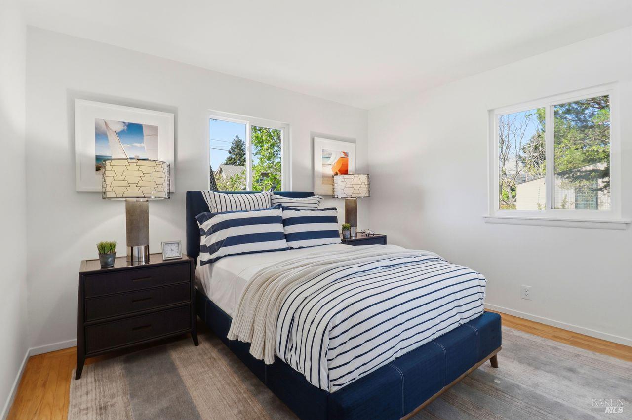 Detail Gallery Image 13 of 22 For 10 Sonora Way, Corte Madera,  CA 94925 - 4 Beds | 2 Baths