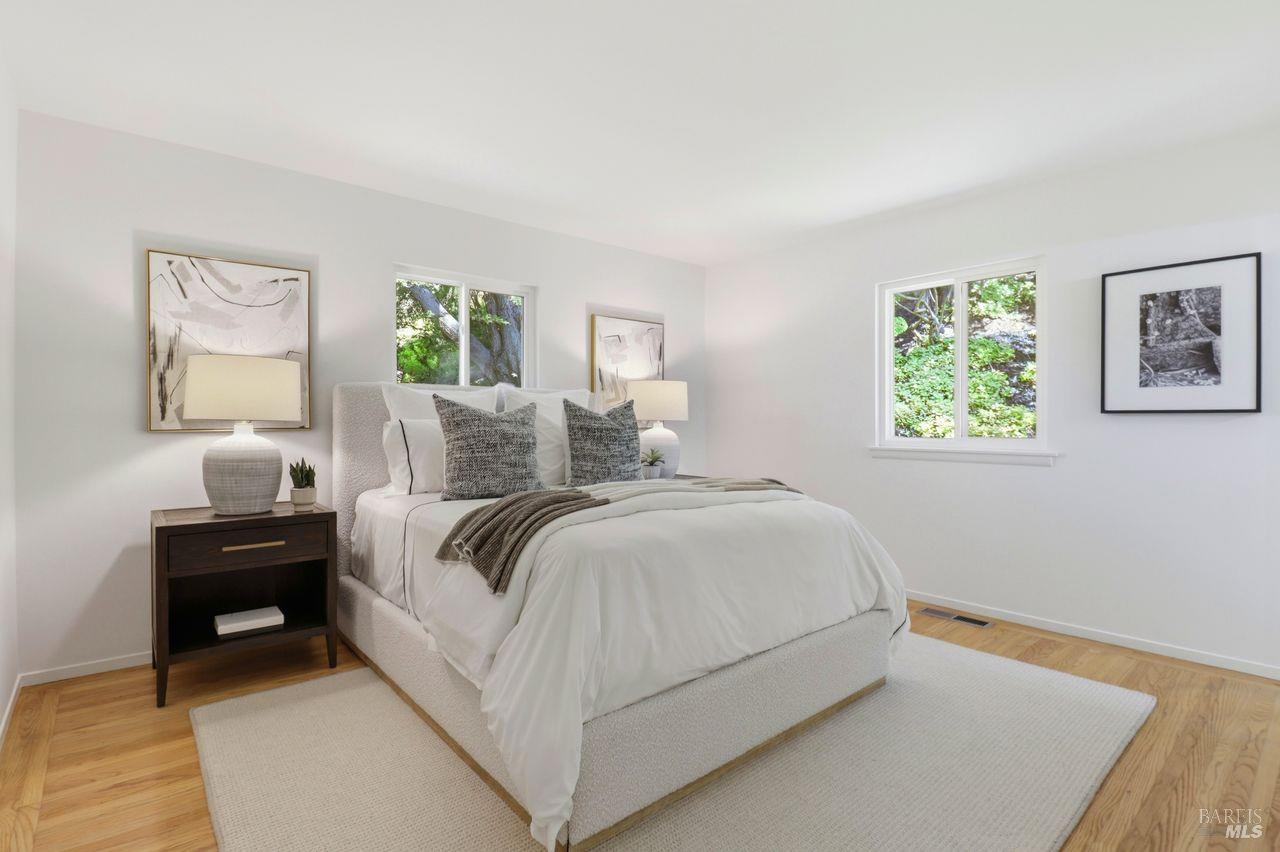 Detail Gallery Image 10 of 22 For 10 Sonora Way, Corte Madera,  CA 94925 - 4 Beds | 2 Baths