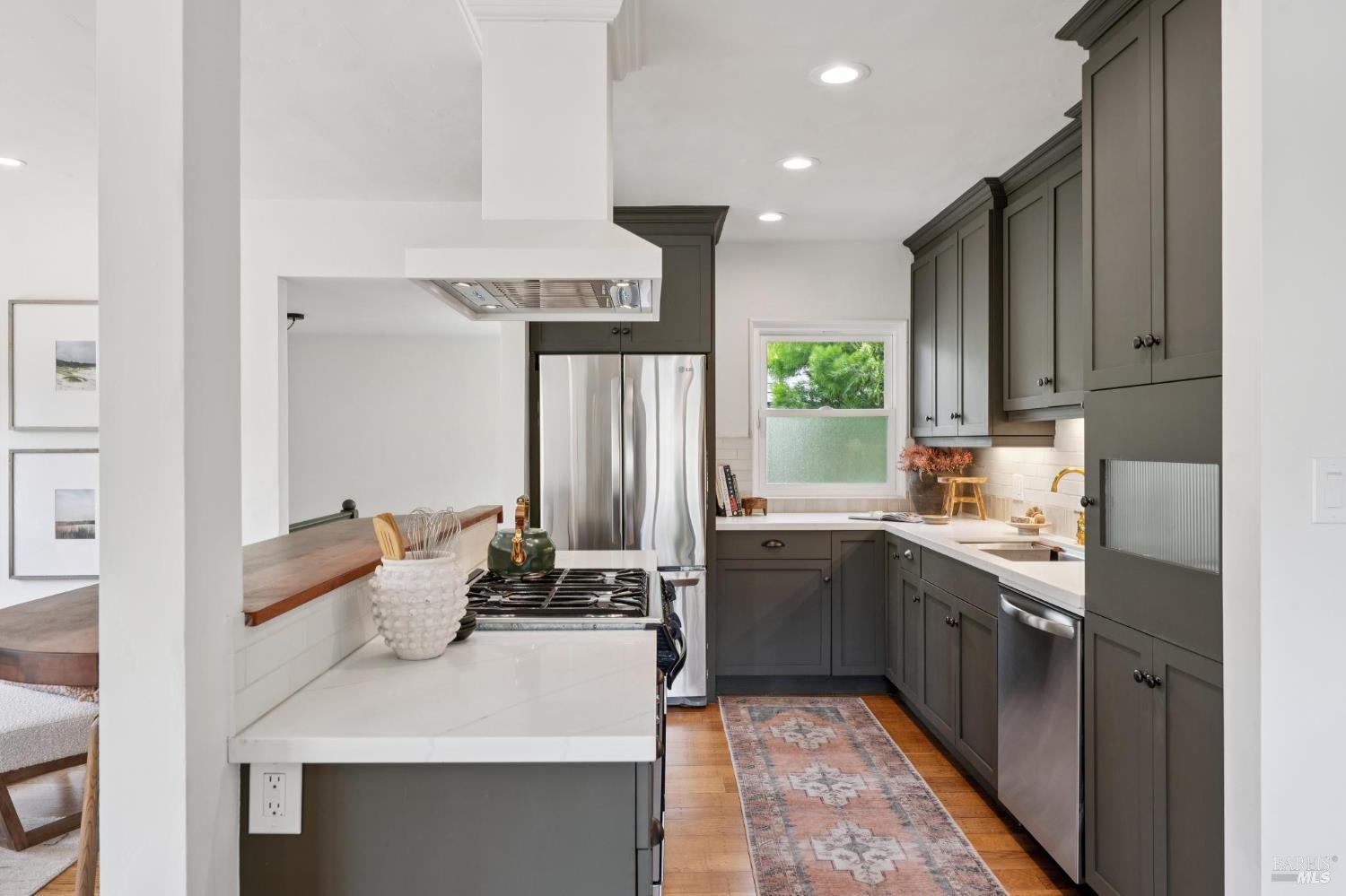 Detail Gallery Image 12 of 71 For 27 Sierra Ave, San Anselmo,  CA 94960 - 3 Beds | 2 Baths