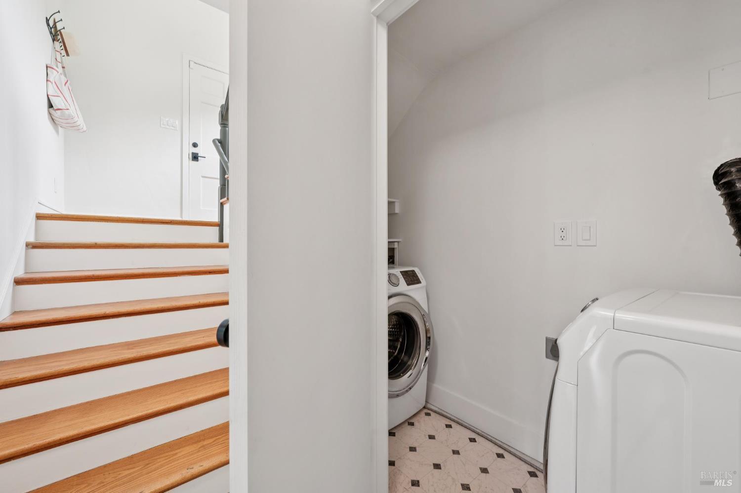 Detail Gallery Image 37 of 71 For 27 Sierra Ave, San Anselmo,  CA 94960 - 3 Beds | 2 Baths