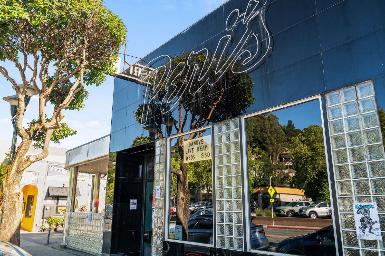 Detail Gallery Image 55 of 61 For 128 Madrone Rd, Fairfax,  CA 94930 - 4 Beds | 2 Baths