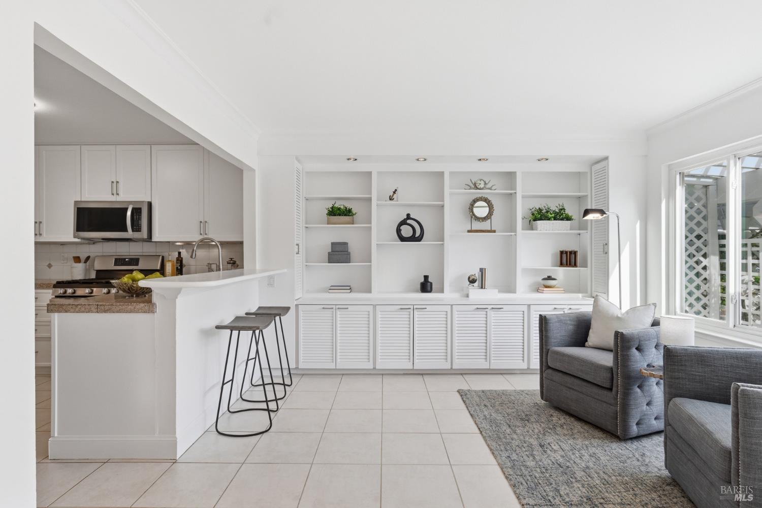 Detail Gallery Image 17 of 35 For 22 Mooring Rd, San Rafael,  CA 94901 - – Beds | – Baths