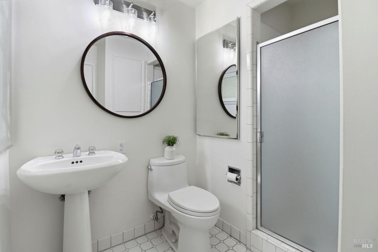 Detail Gallery Image 14 of 22 For 10 Sonora Way, Corte Madera,  CA 94925 - 4 Beds | 2 Baths