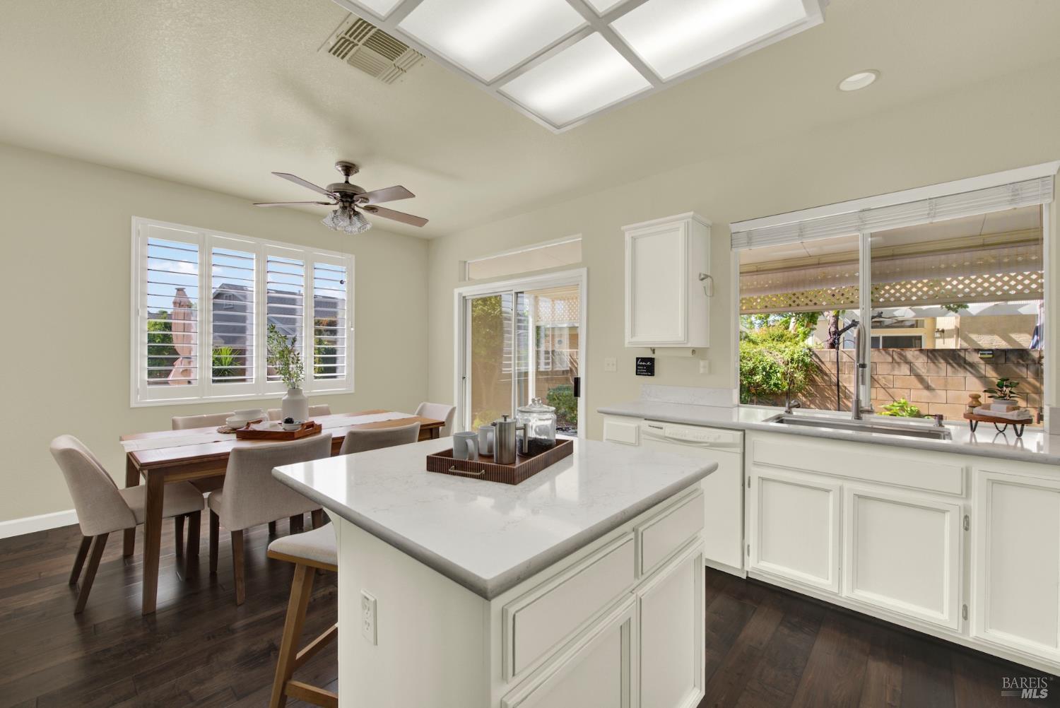 Detail Gallery Image 24 of 72 For 367 Bartlett Ln, Vacaville,  CA 95687 - 3 Beds | 2 Baths