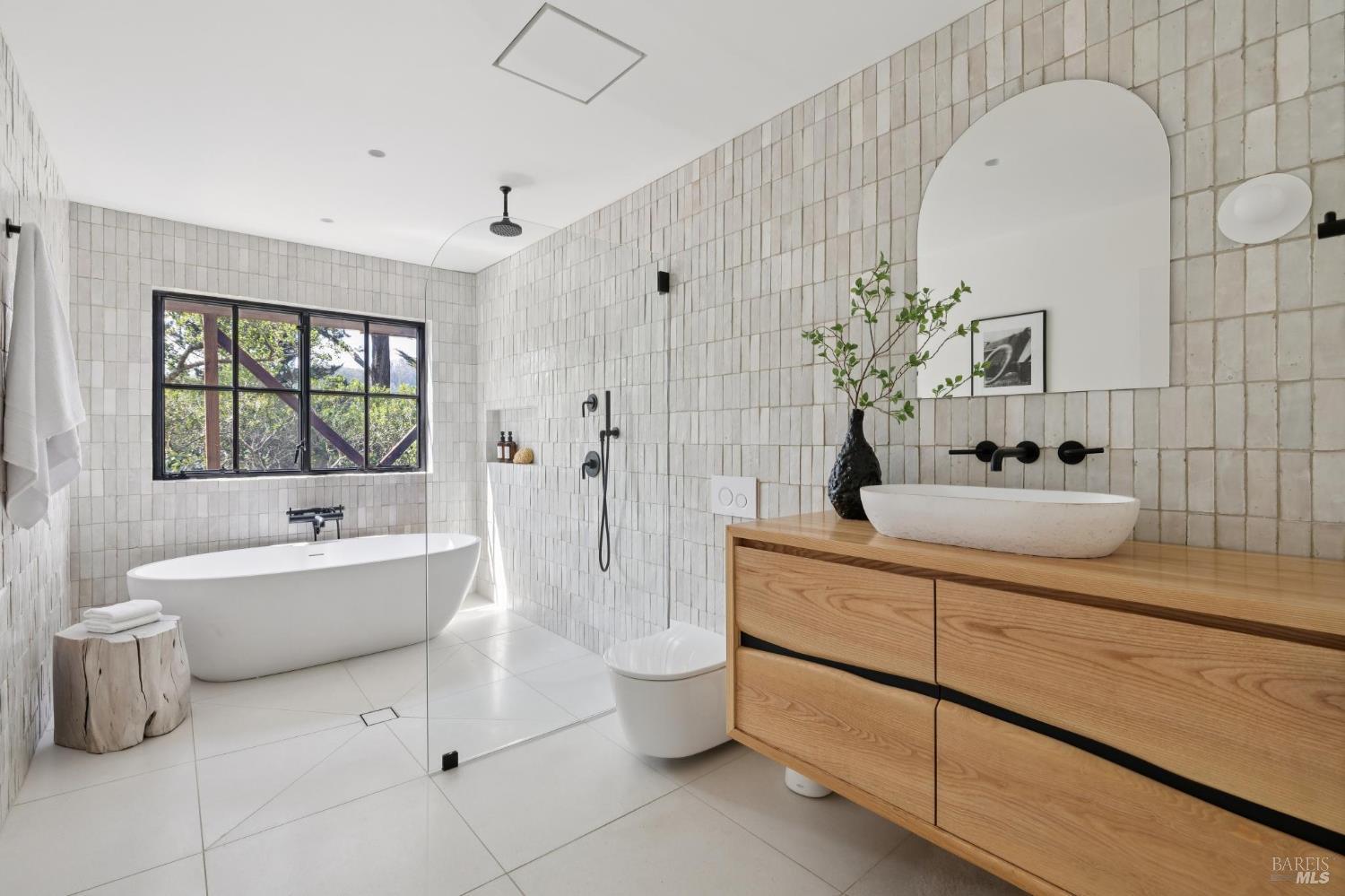 Detail Gallery Image 23 of 54 For 321 Pine Hill Rd, Mill Valley,  CA 94941 - 4 Beds | 3 Baths