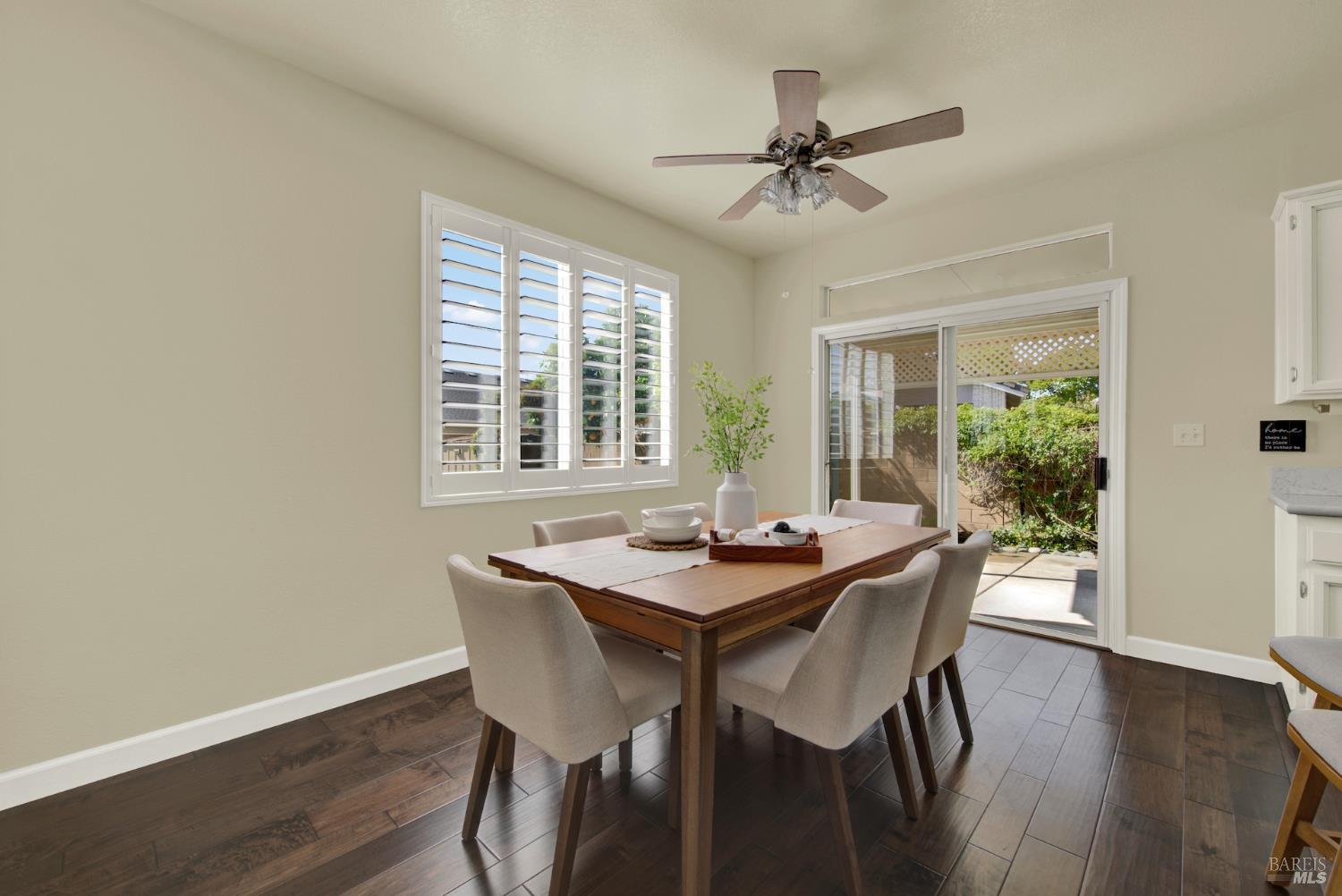 Detail Gallery Image 15 of 72 For 367 Bartlett Ln, Vacaville,  CA 95687 - 3 Beds | 2 Baths