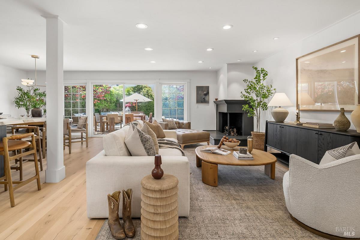 Detail Gallery Image 3 of 42 For 114 Golden Hind Psge, Corte Madera,  CA 94925 - 3 Beds | 2 Baths