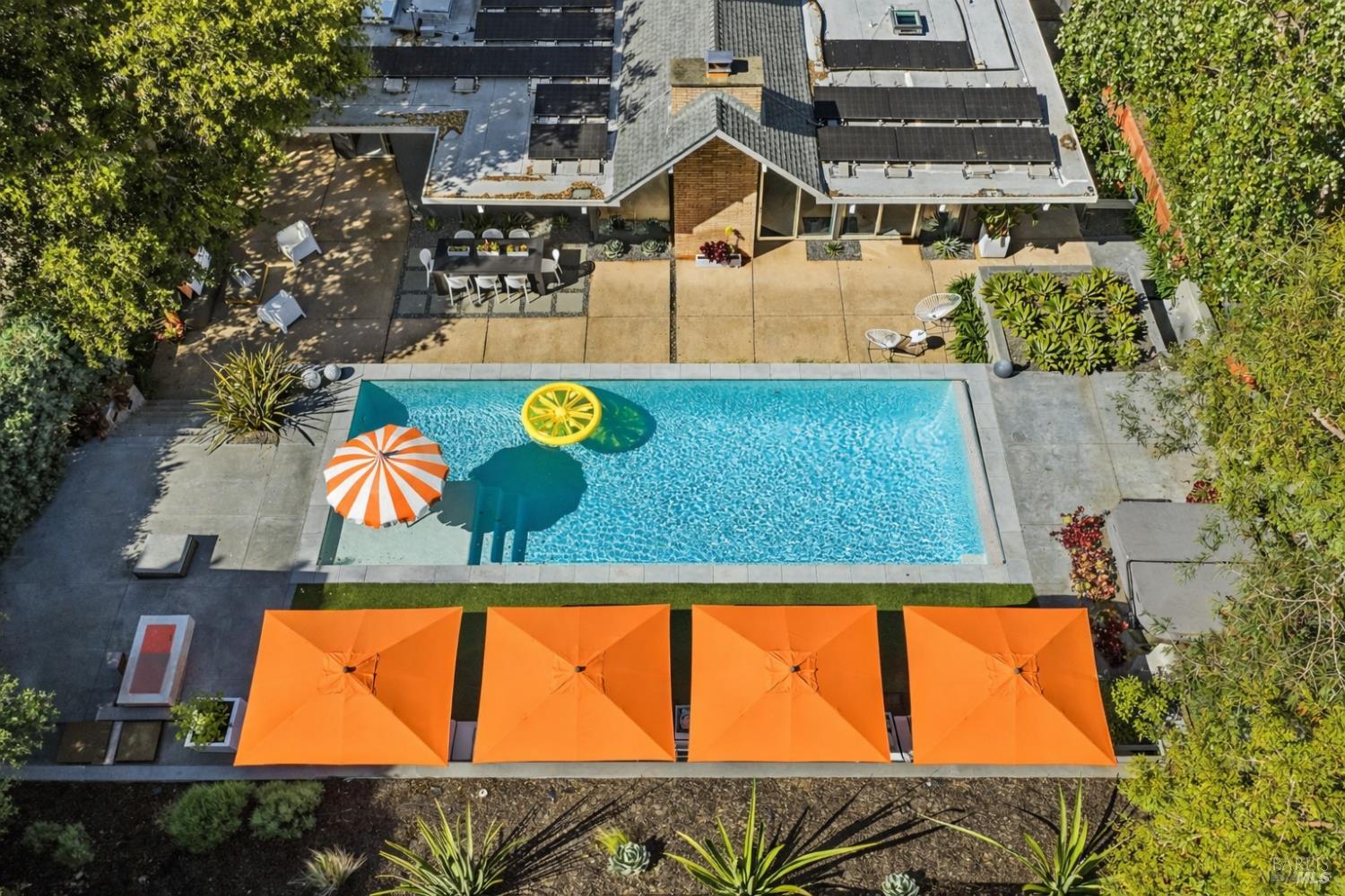 1349 Idylberry Road photo 2