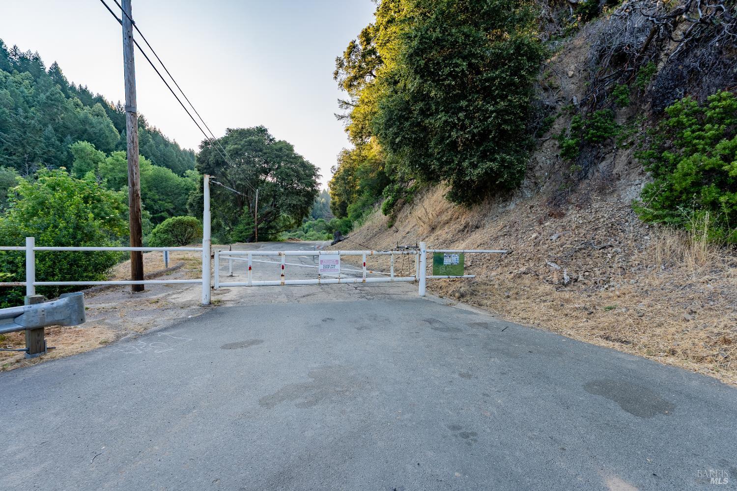 Detail Gallery Image 25 of 30 For 3770 Cherry Creek Rd, Willits,  CA 95490 - 1 Beds | 1 Baths