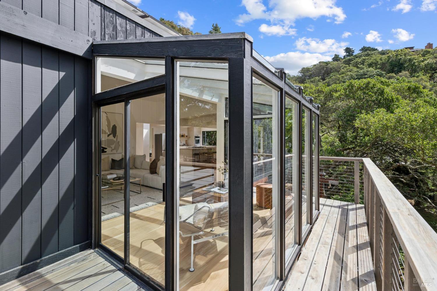 Detail Gallery Image 6 of 54 For 321 Pine Hill Rd, Mill Valley,  CA 94941 - 4 Beds | 3 Baths