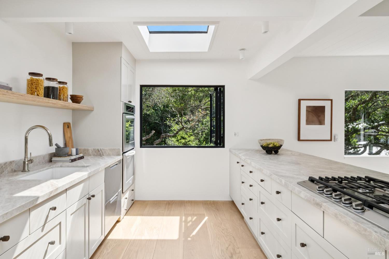 Detail Gallery Image 14 of 54 For 321 Pine Hill Rd, Mill Valley,  CA 94941 - 4 Beds | 3 Baths