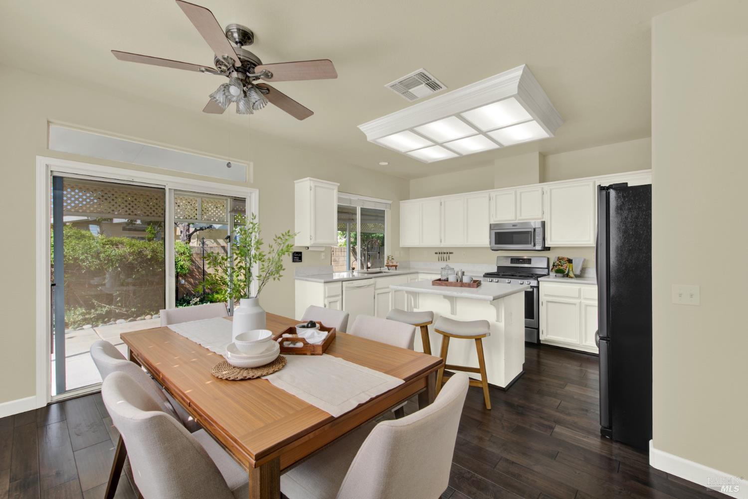 Detail Gallery Image 17 of 72 For 367 Bartlett Ln, Vacaville,  CA 95687 - 3 Beds | 2 Baths