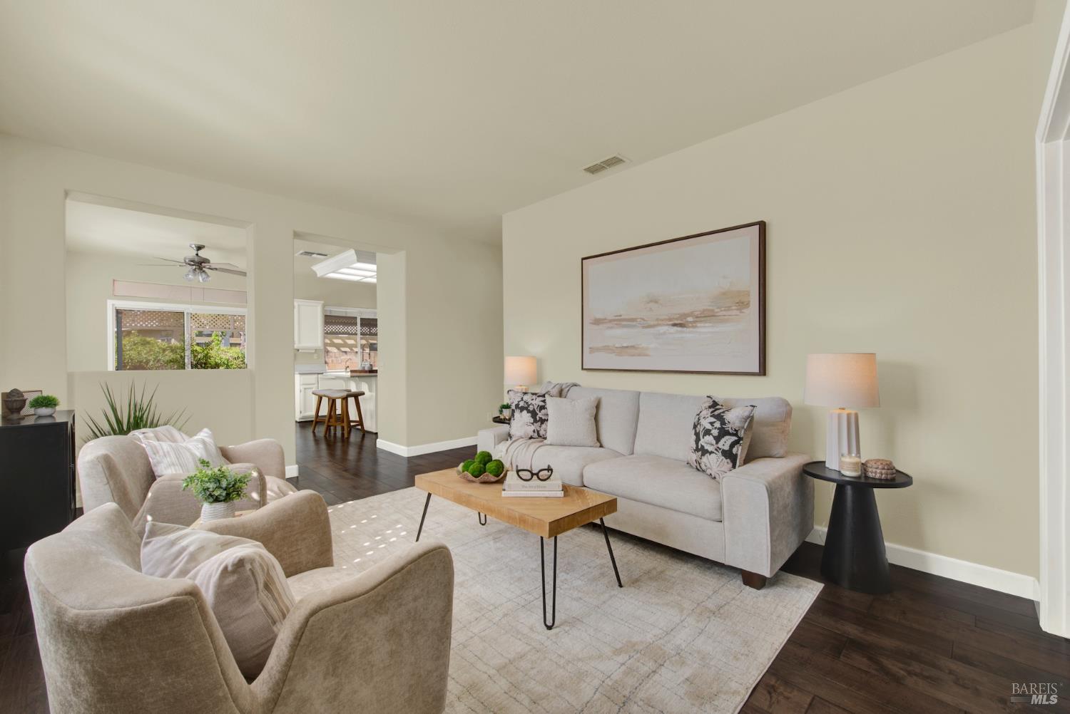 Detail Gallery Image 8 of 72 For 367 Bartlett Ln, Vacaville,  CA 95687 - 3 Beds | 2 Baths