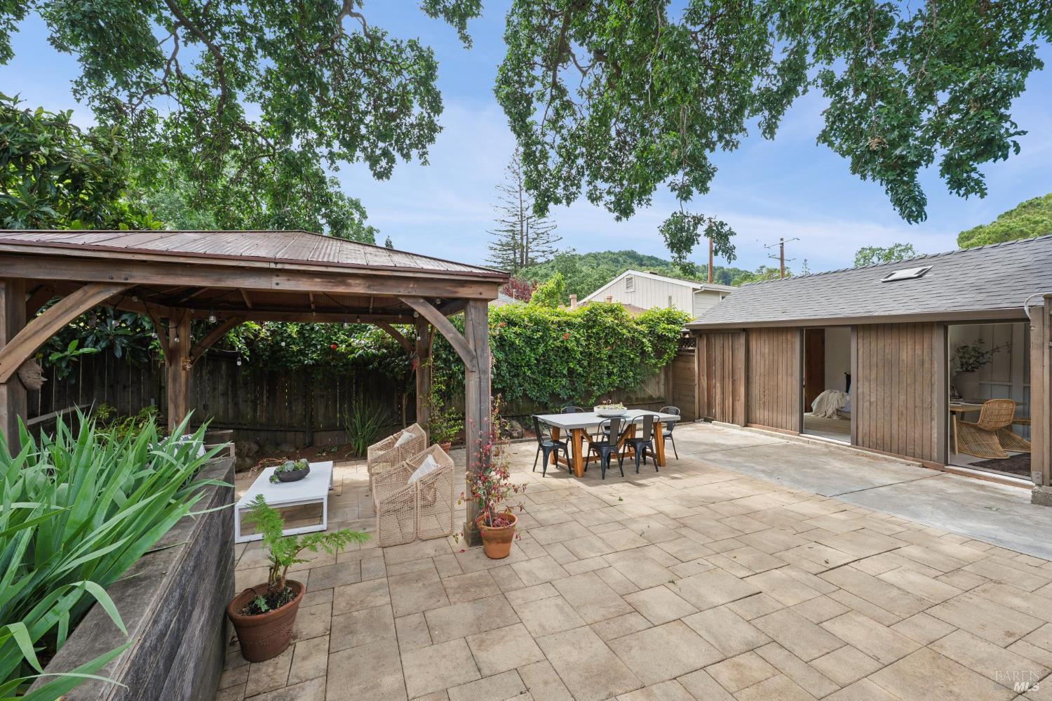 Detail Gallery Image 51 of 71 For 27 Sierra Ave, San Anselmo,  CA 94960 - 3 Beds | 2 Baths