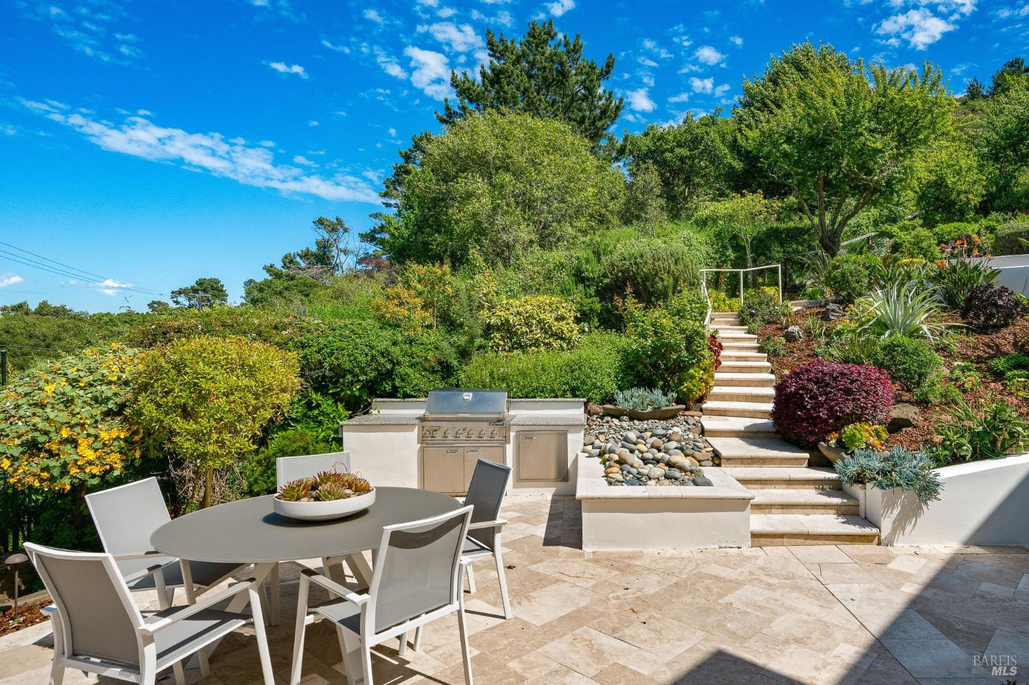 Detail Gallery Image 22 of 55 For 5 Warren Ct, Tiburon,  CA 94920 - 4 Beds | 4/1 Baths