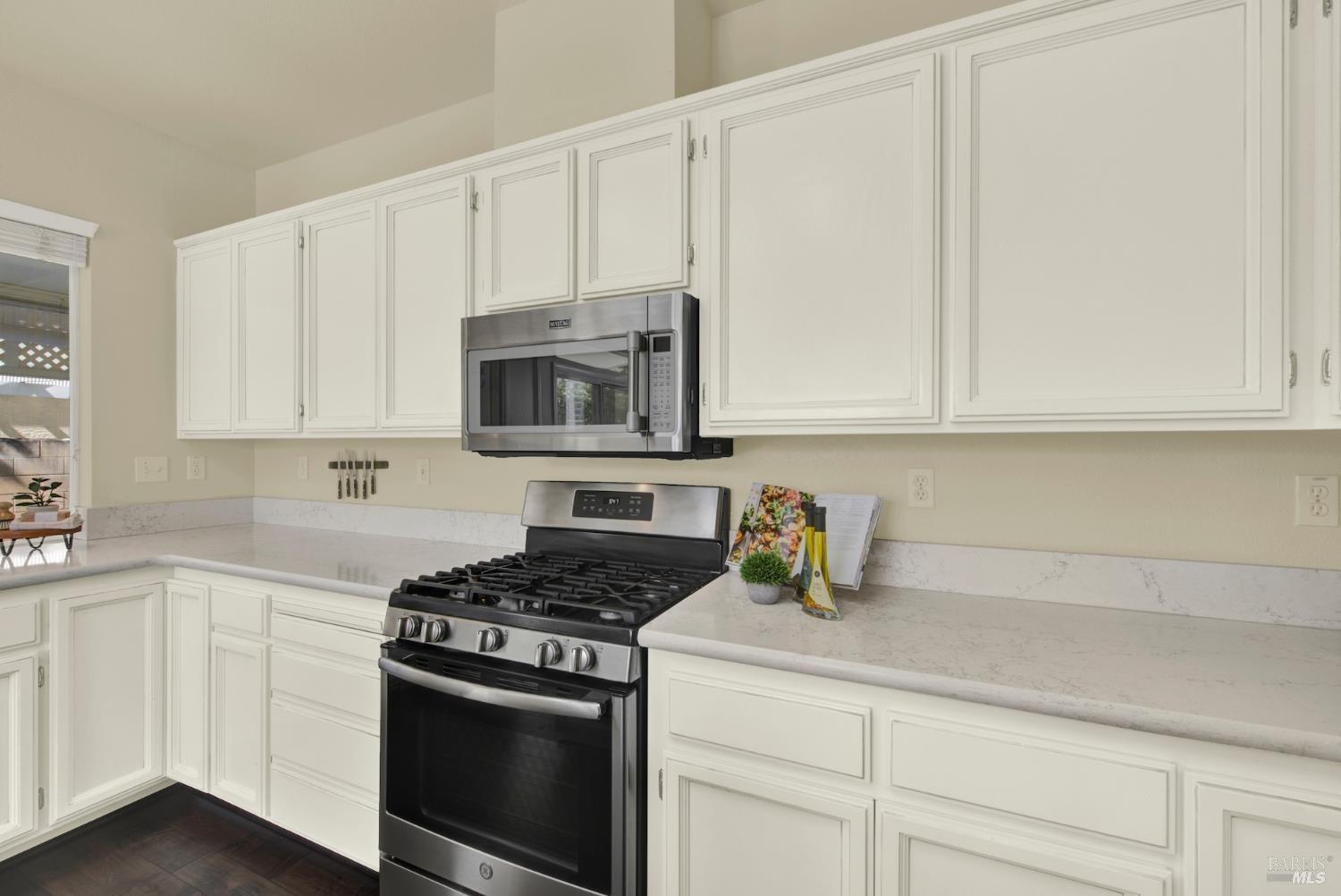 Detail Gallery Image 22 of 72 For 367 Bartlett Ln, Vacaville,  CA 95687 - 3 Beds | 2 Baths