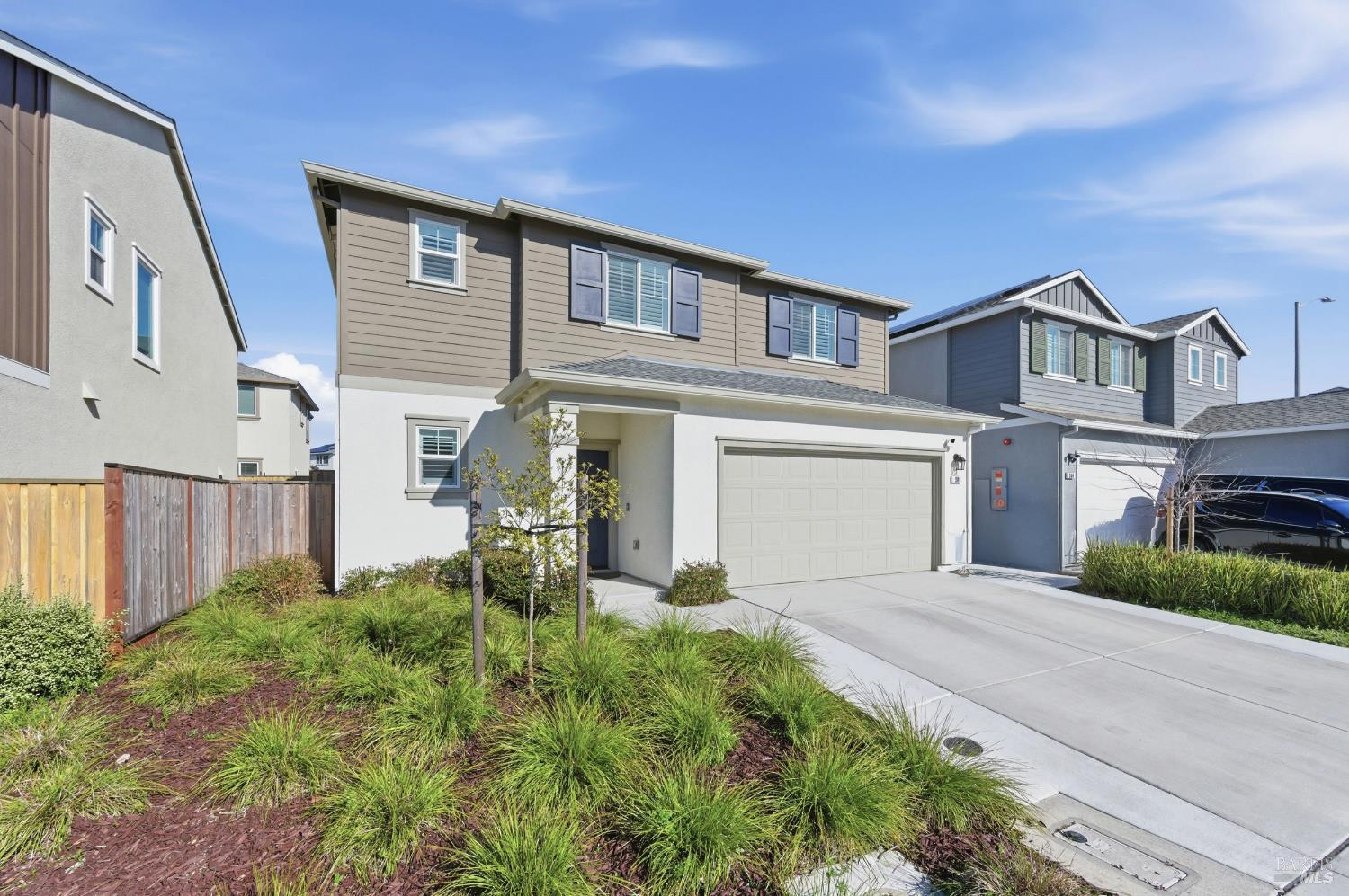 208 Frontier Street photo 2