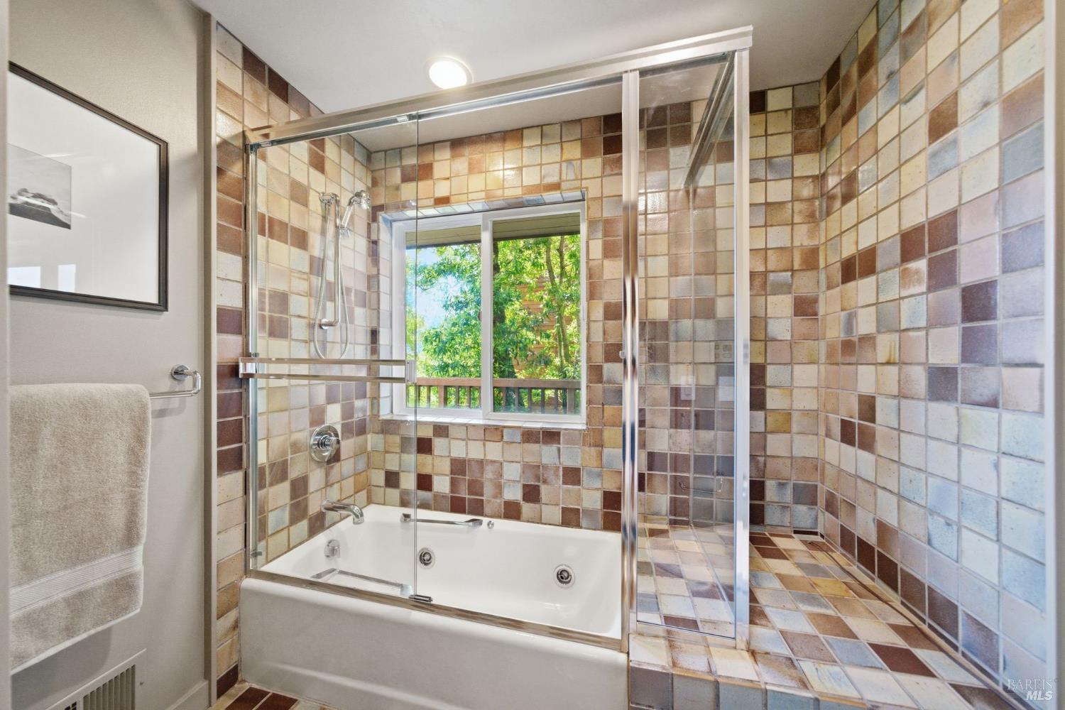 Detail Gallery Image 32 of 61 For 128 Madrone Rd, Fairfax,  CA 94930 - 4 Beds | 2 Baths