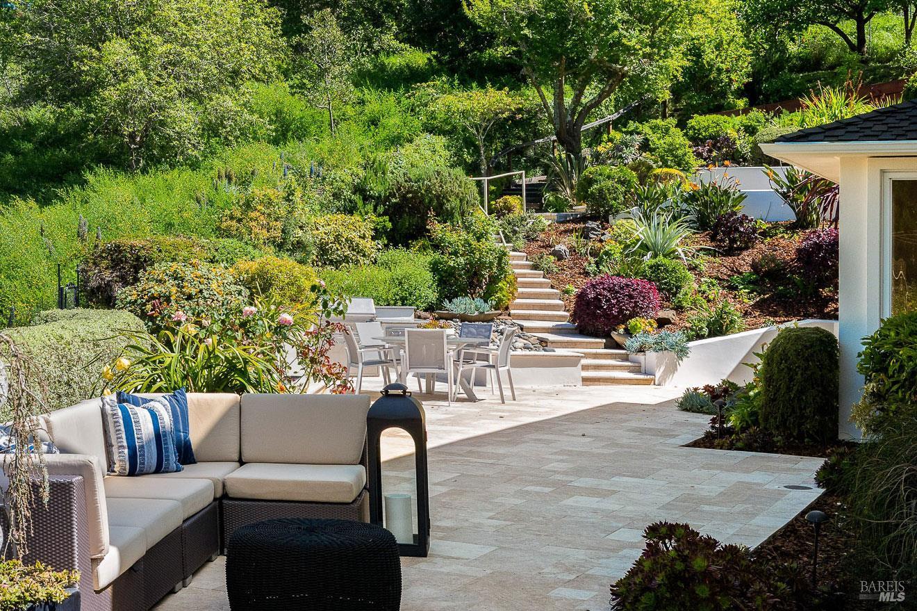 Detail Gallery Image 8 of 55 For 5 Warren Ct, Tiburon,  CA 94920 - 4 Beds | 4/1 Baths