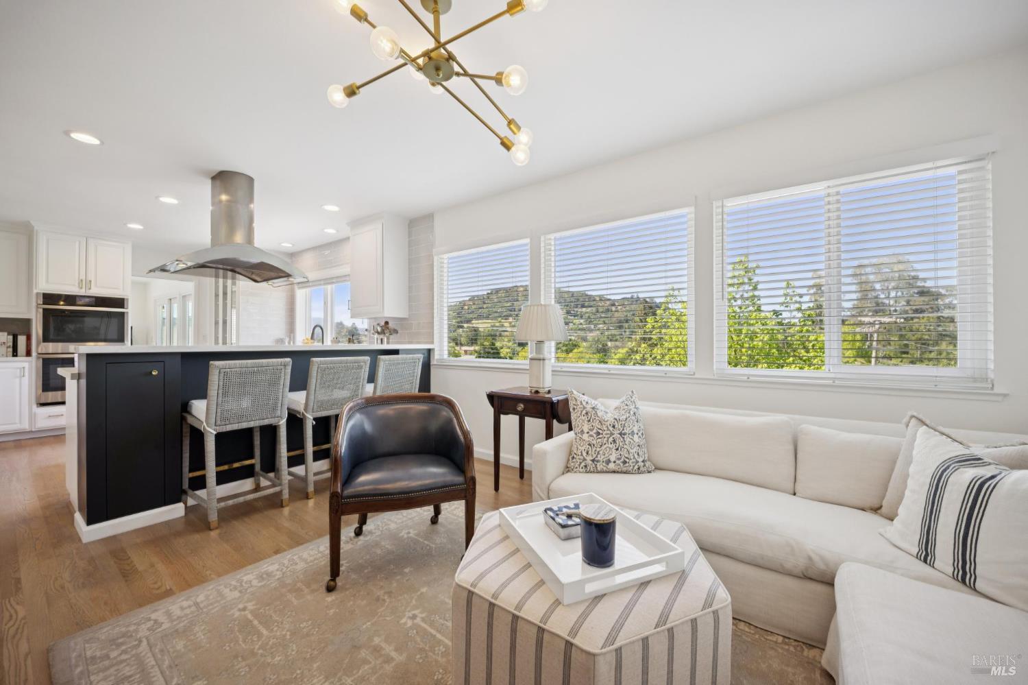 Detail Gallery Image 17 of 46 For 1380 Grand Ave, San Rafael,  CA 94901 - 4 Beds | 2/1 Baths