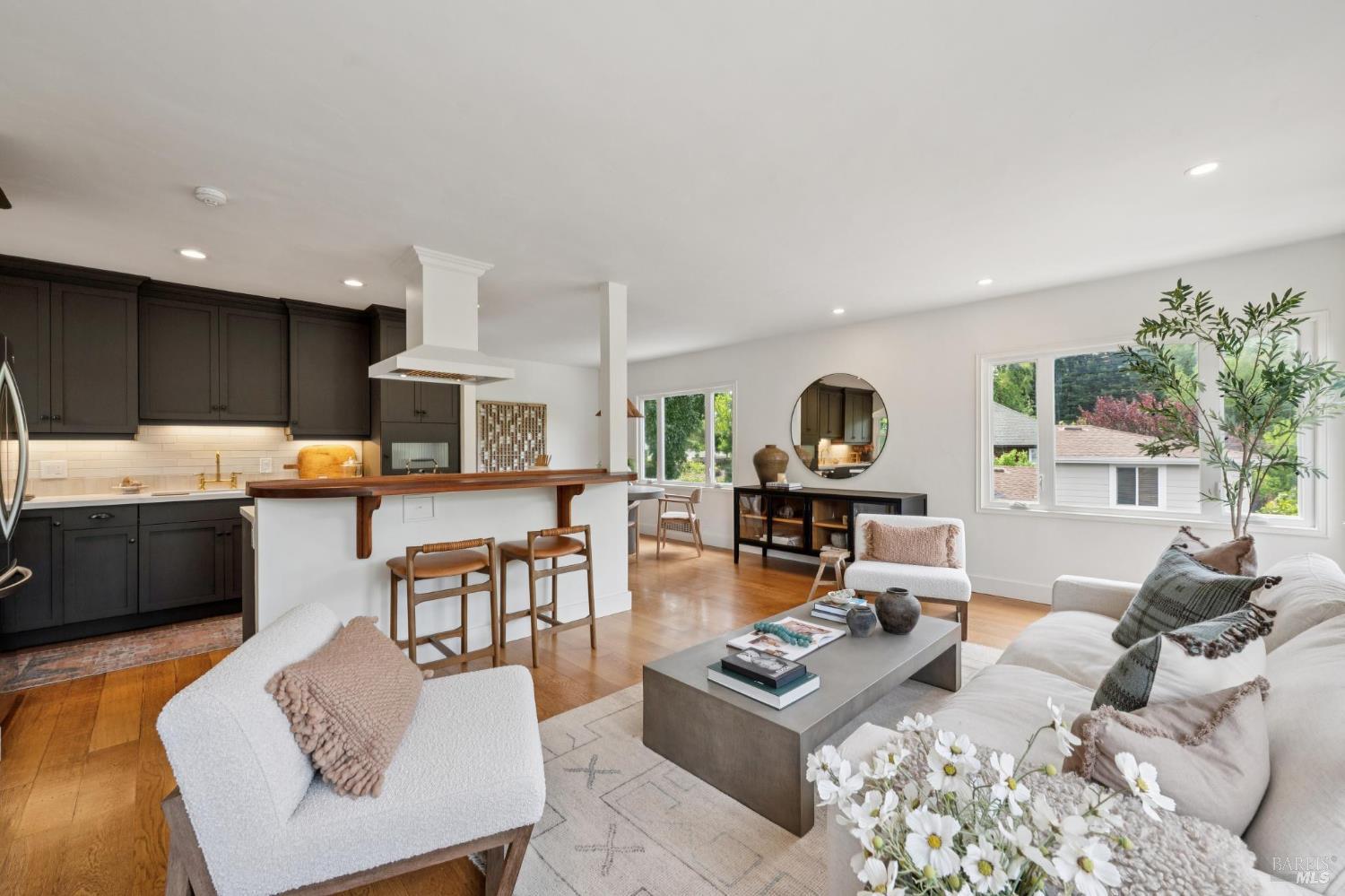 Detail Gallery Image 4 of 71 For 27 Sierra Ave, San Anselmo,  CA 94960 - 3 Beds | 2 Baths