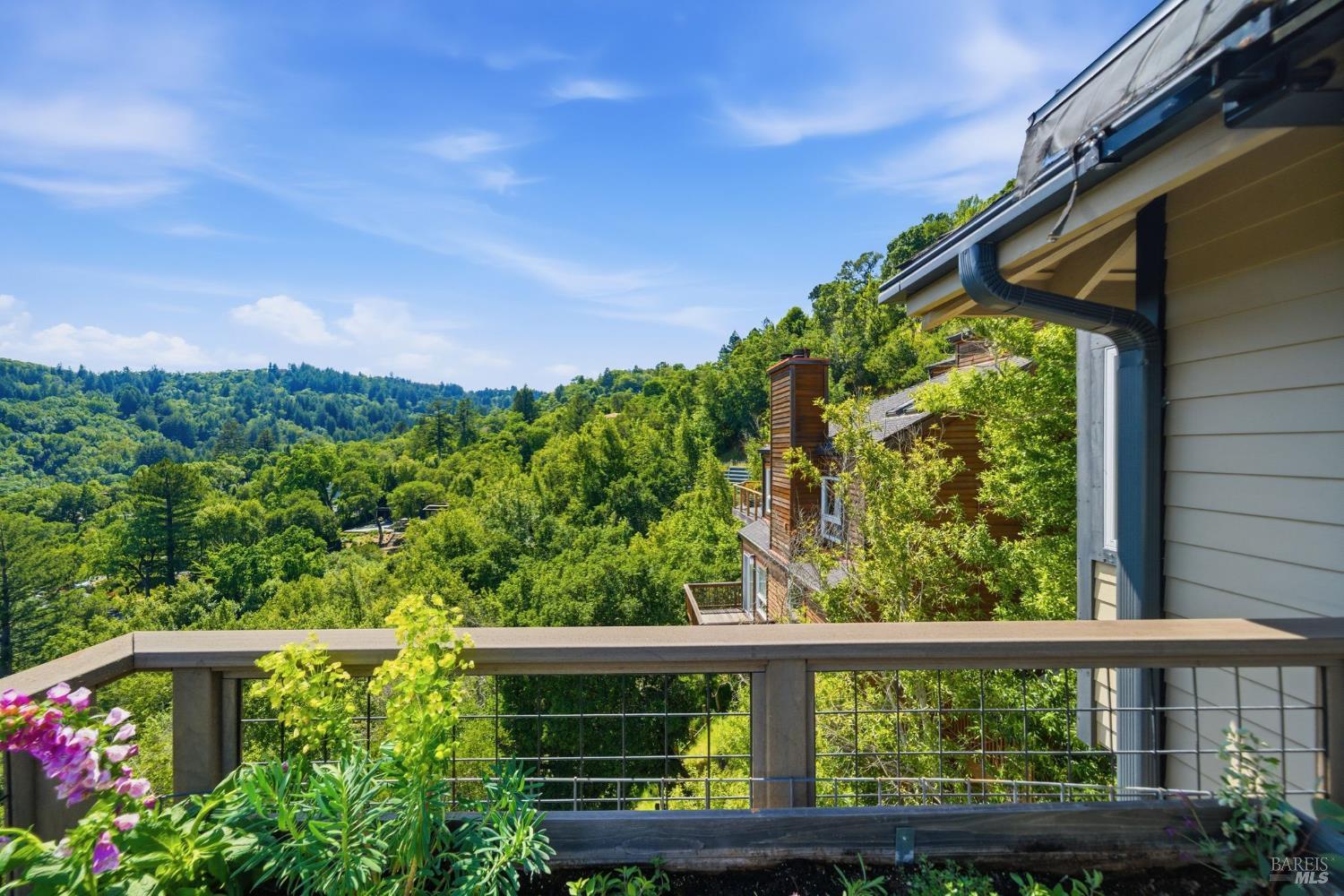 Detail Gallery Image 13 of 61 For 128 Madrone Rd, Fairfax,  CA 94930 - 4 Beds | 2 Baths