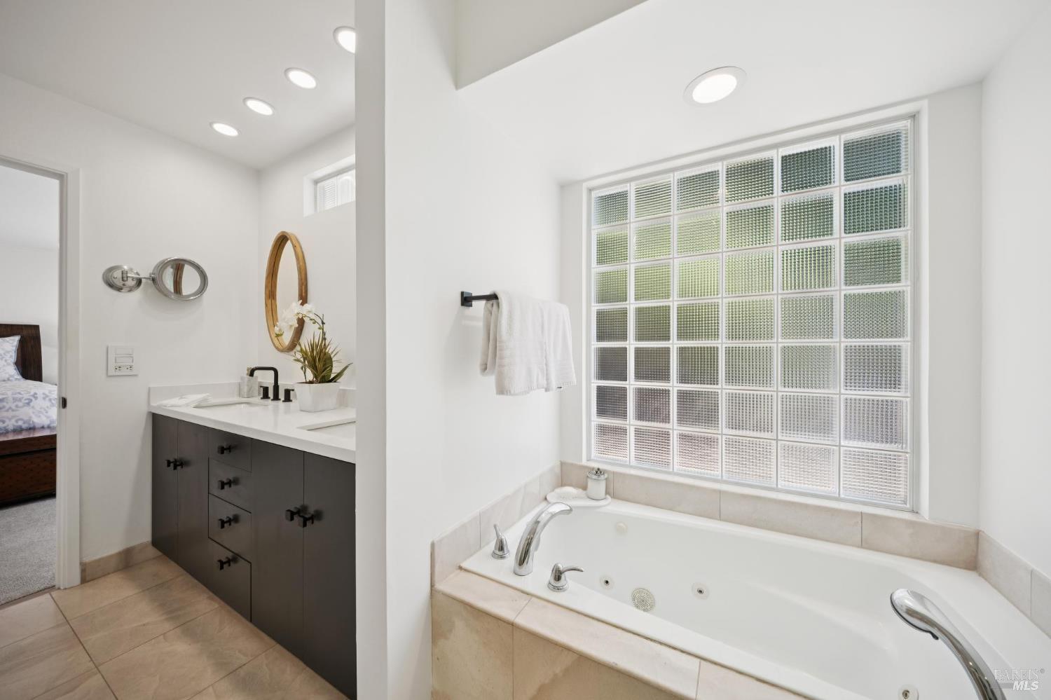 Detail Gallery Image 29 of 46 For 1380 Grand Ave, San Rafael,  CA 94901 - 4 Beds | 2/1 Baths