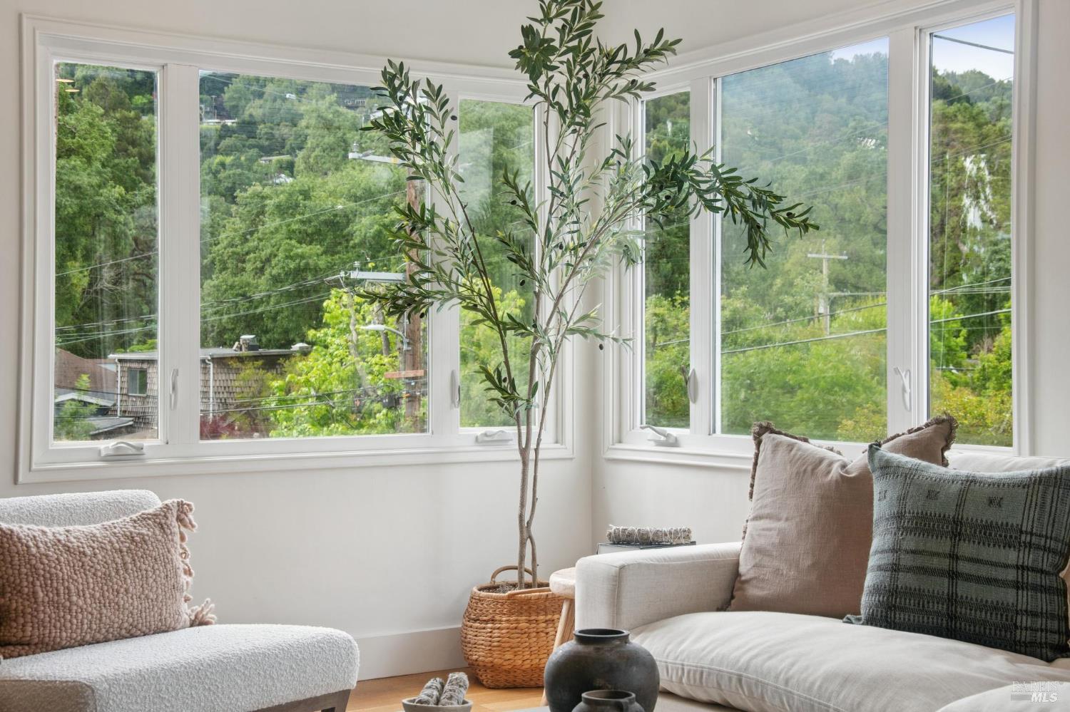 Detail Gallery Image 7 of 71 For 27 Sierra Ave, San Anselmo,  CA 94960 - 3 Beds | 2 Baths