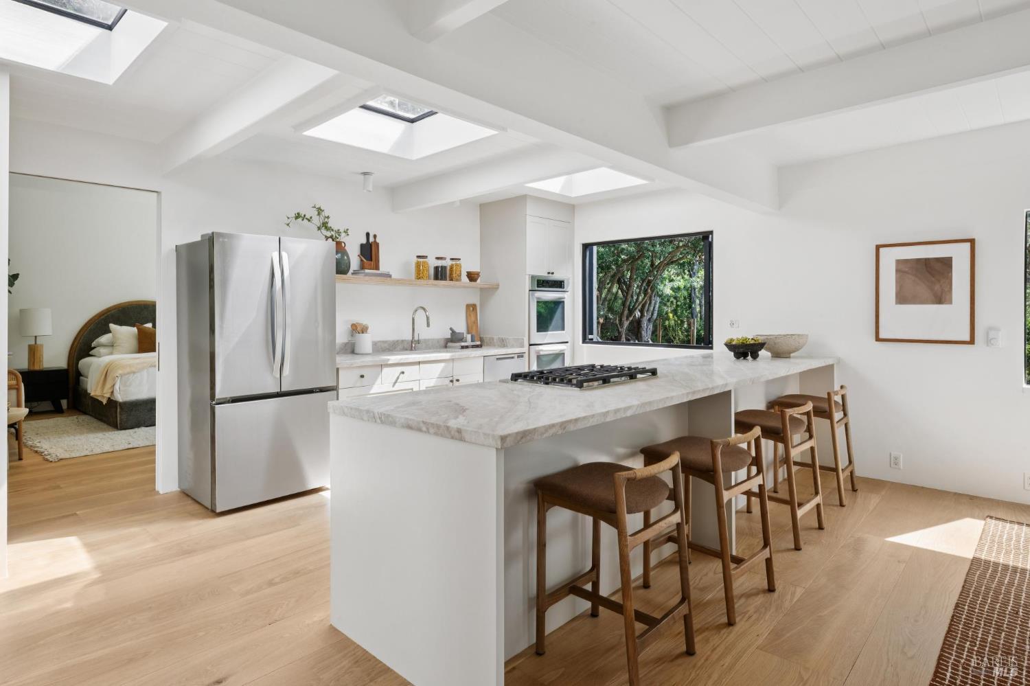 Detail Gallery Image 10 of 54 For 321 Pine Hill Rd, Mill Valley,  CA 94941 - 4 Beds | 3 Baths