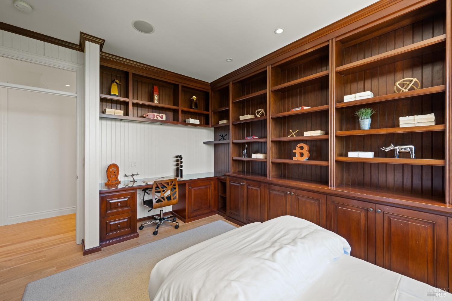 Detail Gallery Image 36 of 55 For 5 Warren Ct, Tiburon,  CA 94920 - 4 Beds | 4/1 Baths