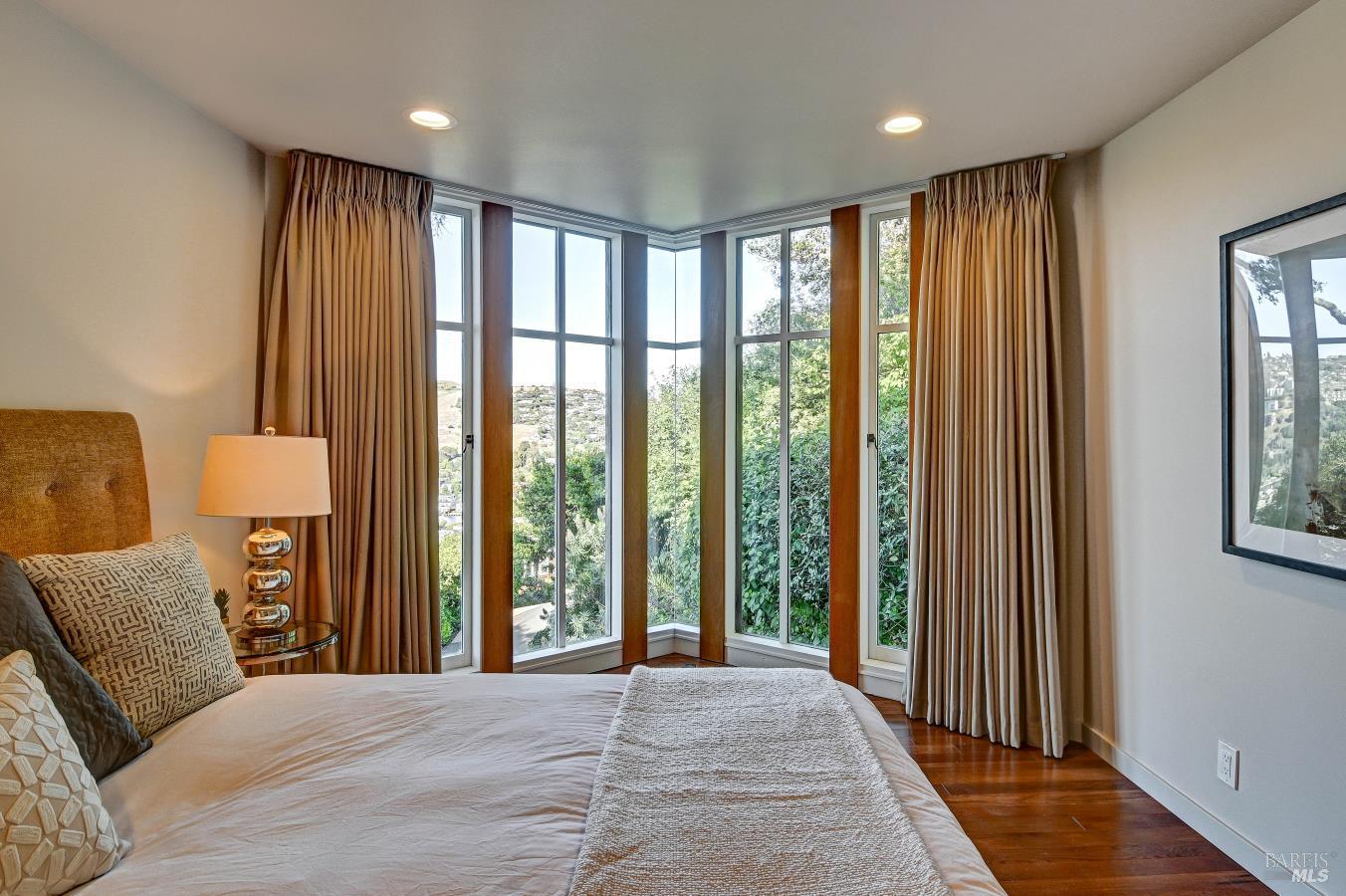 Detail Gallery Image 20 of 47 For 45 Bella Vista Ave, Belvedere,  CA 94920 - 4 Beds | 3 Baths