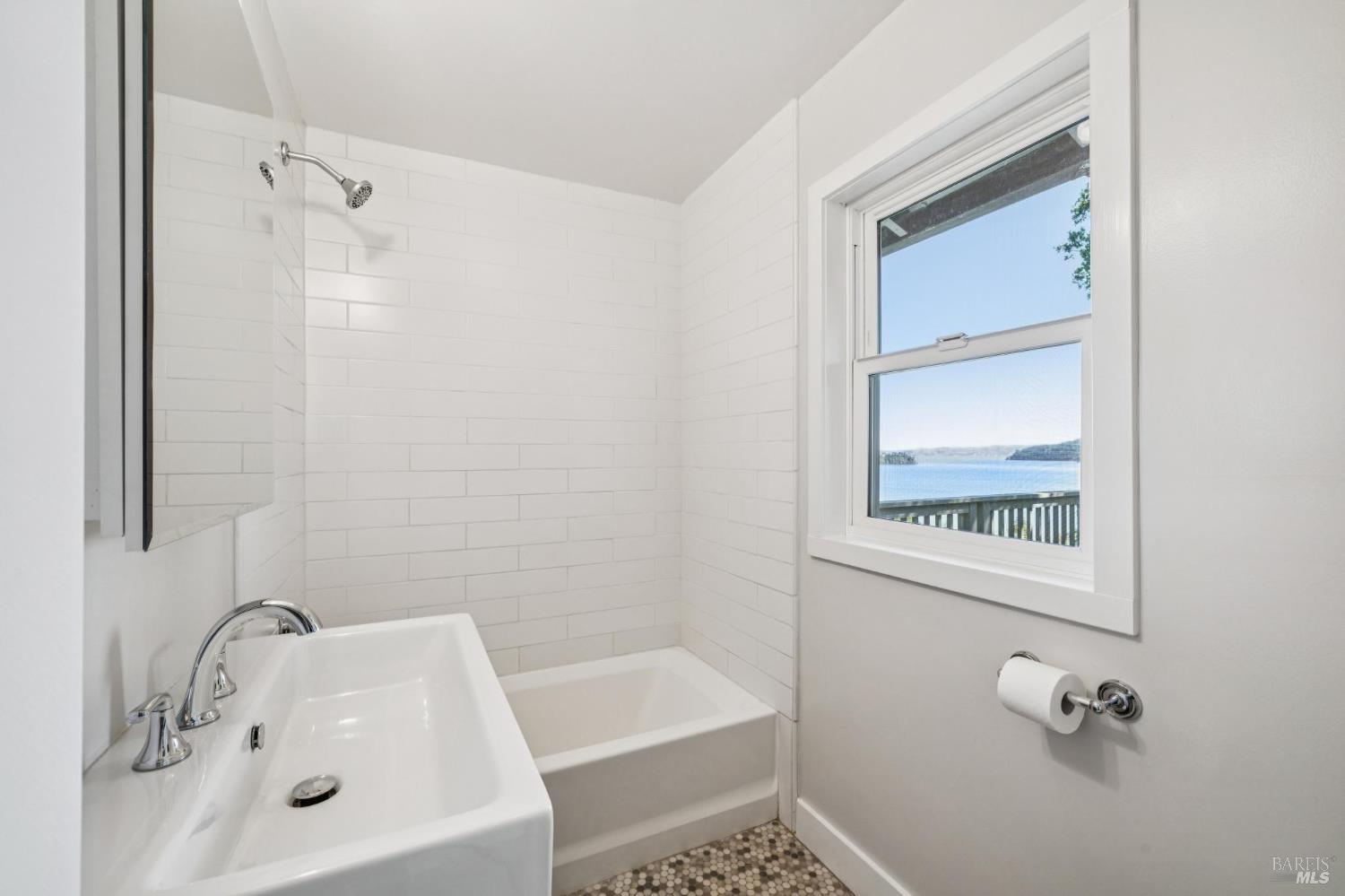 Detail Gallery Image 22 of 55 For 126 Edwards Ave, Sausalito,  CA 94965 - – Beds | – Baths