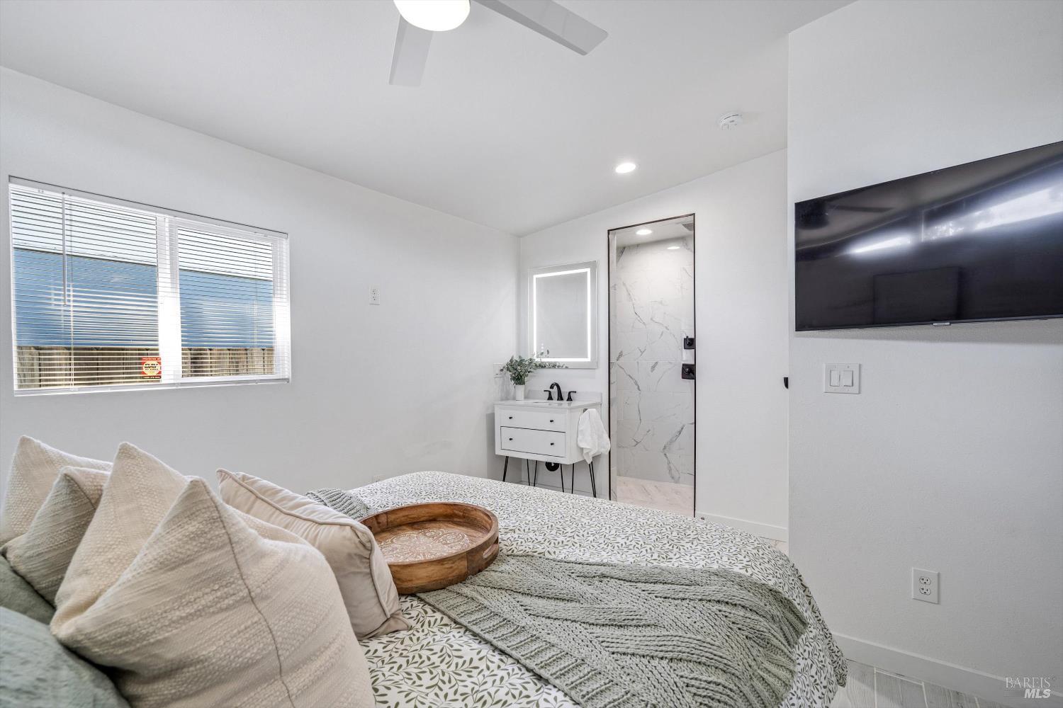 Detail Gallery Image 17 of 29 For 410 Cottonwood Dr, Vallejo,  CA 94591 - 3 Beds | 2 Baths