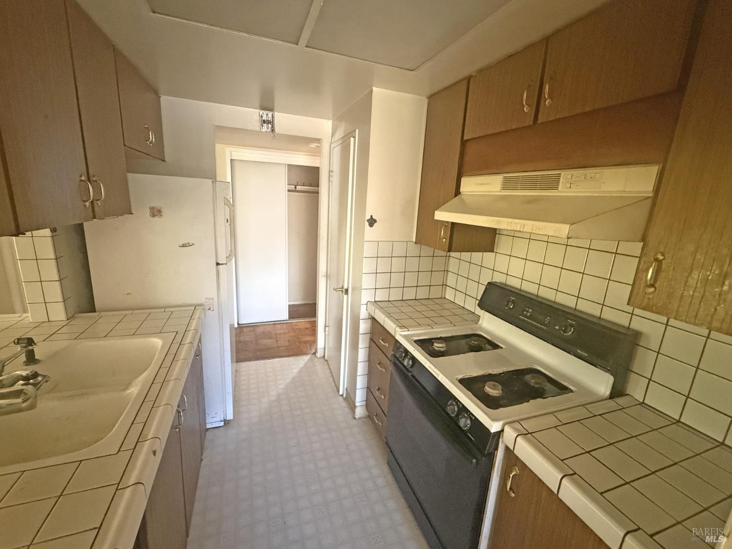 Detail Gallery Image 2 of 14 For 806 Finch Way, Fairfield,  CA 94533 - 4 Beds | 2 Baths