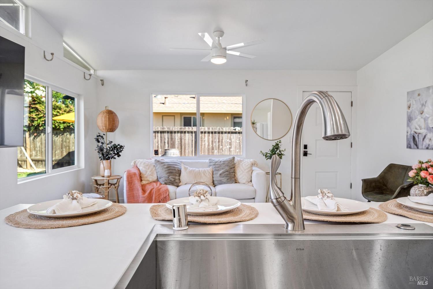 Detail Gallery Image 11 of 29 For 410 Cottonwood Dr, Vallejo,  CA 94591 - 3 Beds | 2 Baths