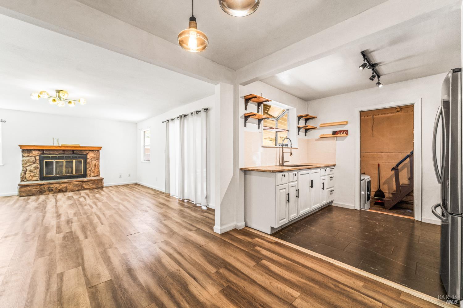 Detail Gallery Image 8 of 50 For 560 Russell St, Vallejo,  CA 94591 - 2 Beds | 2 Baths