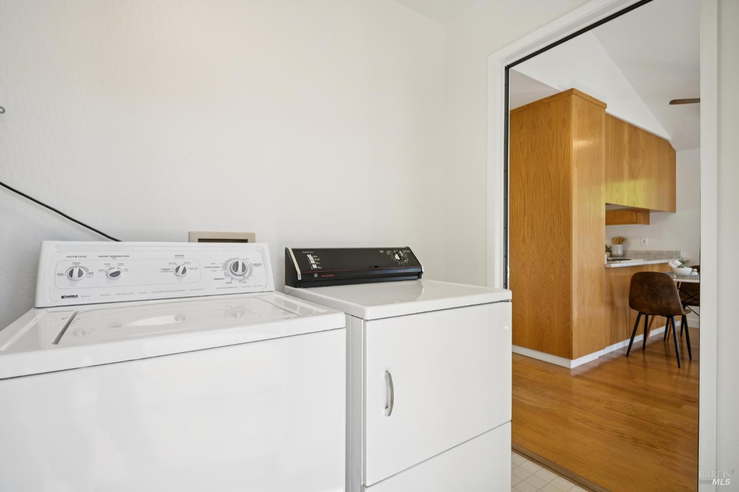 Detail Gallery Image 56 of 59 For 14 Angelica Ct, Novato,  CA 94947 - 5 Beds | 3 Baths