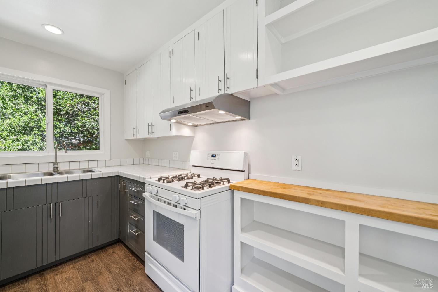 Detail Gallery Image 17 of 55 For 126 Edwards Ave, Sausalito,  CA 94965 - – Beds | – Baths