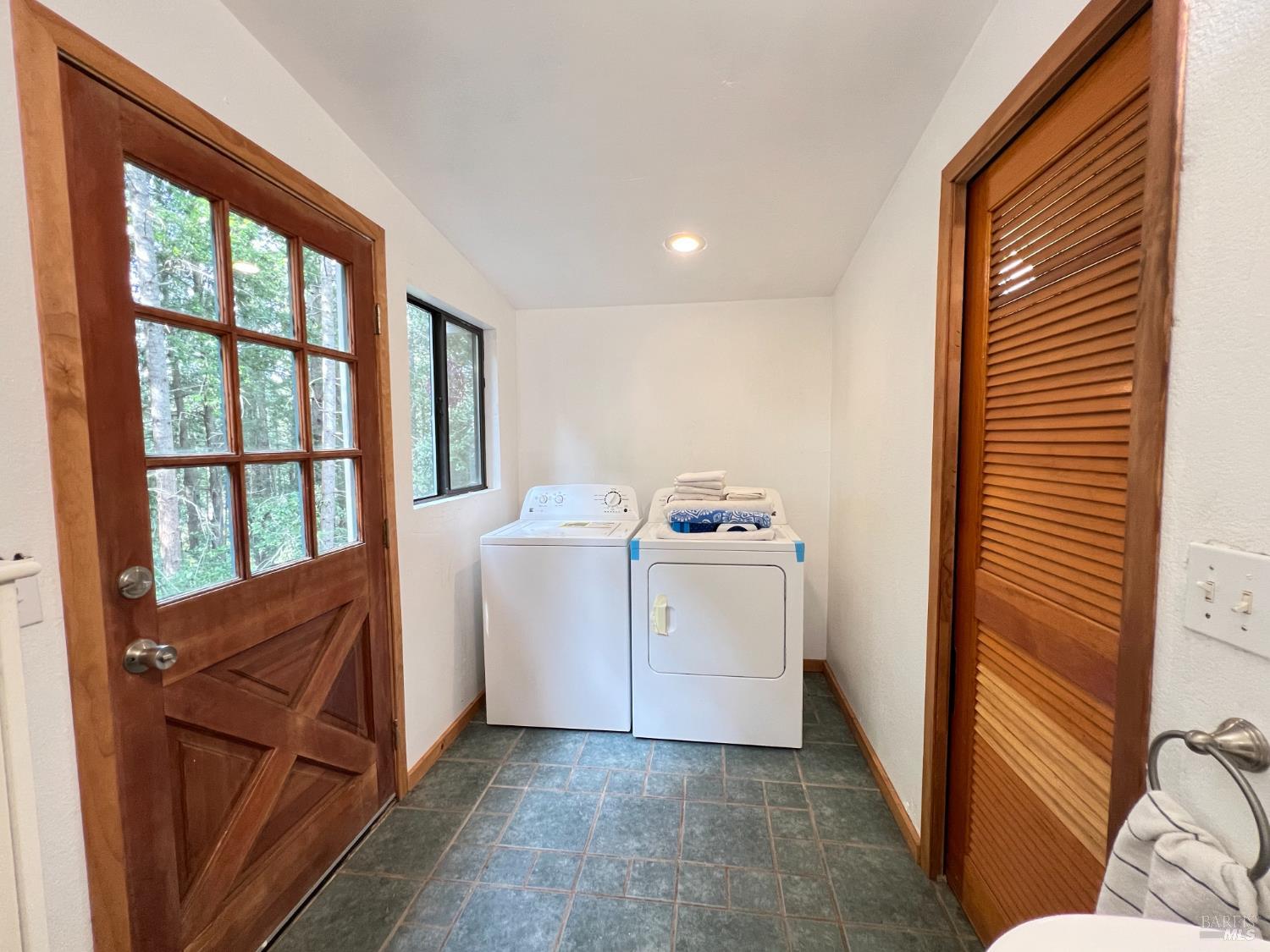 Detail Gallery Image 29 of 42 For 4000 Ridgewood Rd, Willits,  CA 95490 - 2 Beds | 2 Baths