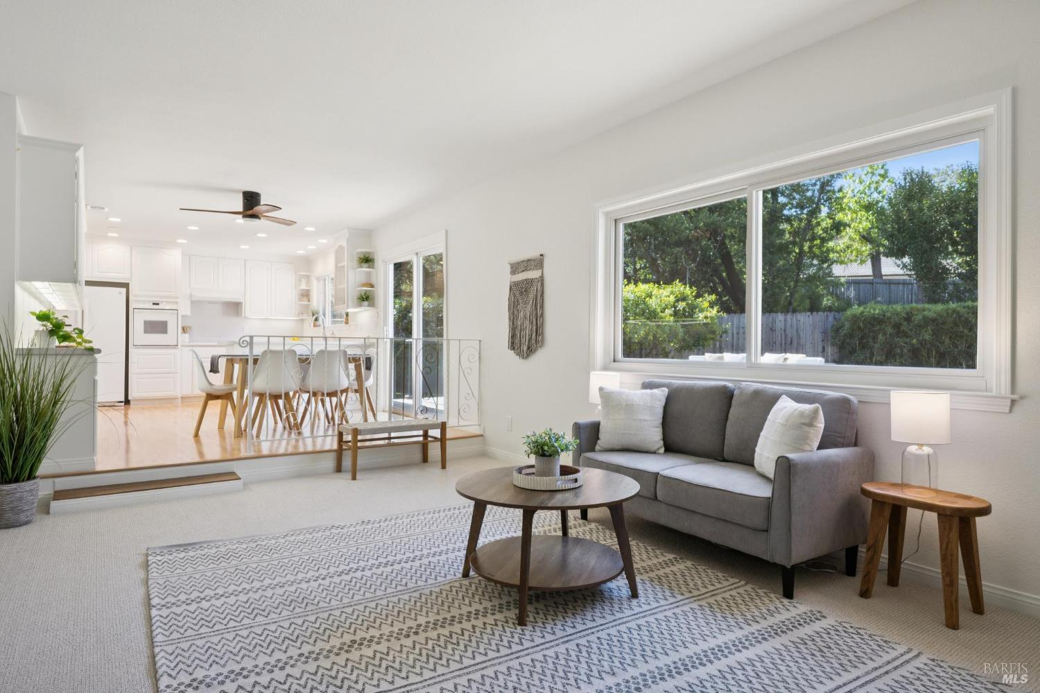 Detail Gallery Image 16 of 59 For 14 Angelica Ct, Novato,  CA 94947 - 5 Beds | 3 Baths