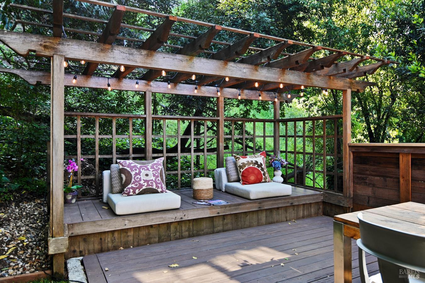 Detail Gallery Image 17 of 47 For 45 Bella Vista Ave, Belvedere,  CA 94920 - 4 Beds | 3 Baths