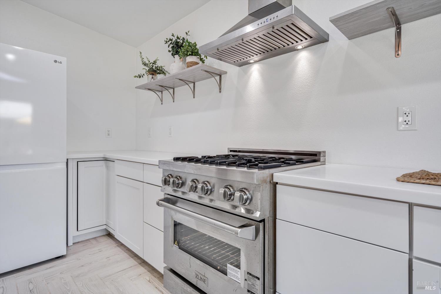 Detail Gallery Image 12 of 29 For 410 Cottonwood Dr, Vallejo,  CA 94591 - 3 Beds | 2 Baths