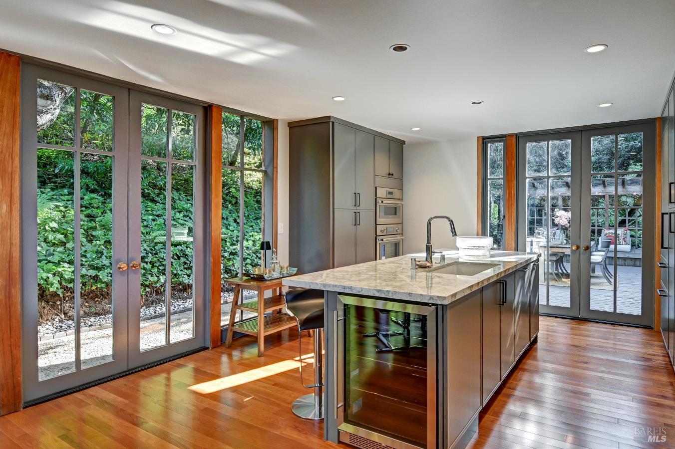 Detail Gallery Image 27 of 47 For 45 Bella Vista Ave, Belvedere,  CA 94920 - 4 Beds | 3 Baths