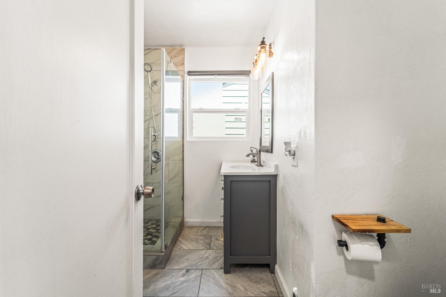 Detail Gallery Image 28 of 50 For 560 Russell St, Vallejo,  CA 94591 - 2 Beds | 2 Baths