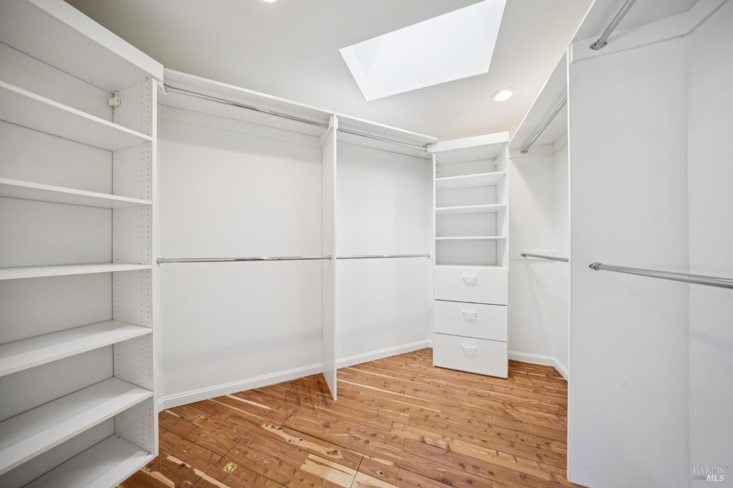 Detail Gallery Image 27 of 59 For 14 Angelica Ct, Novato,  CA 94947 - 5 Beds | 3 Baths