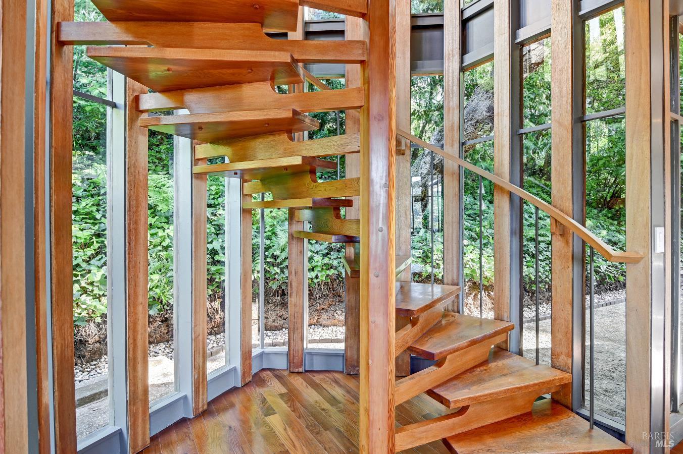 Detail Gallery Image 15 of 47 For 45 Bella Vista Ave, Belvedere,  CA 94920 - 4 Beds | 3 Baths