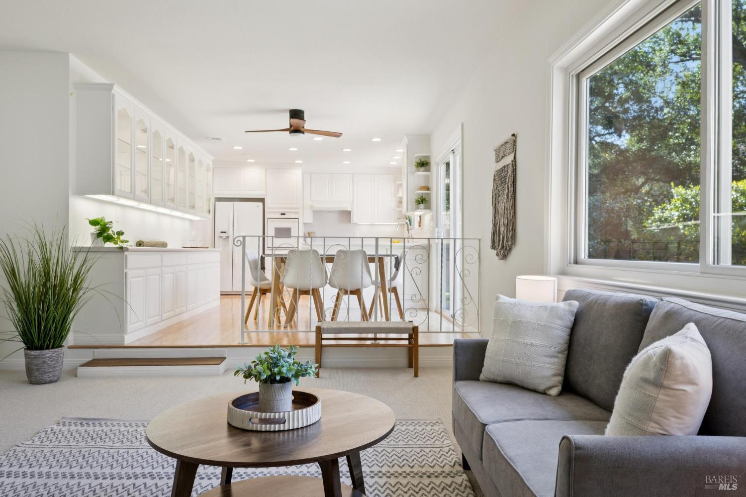 Detail Gallery Image 17 of 59 For 14 Angelica Ct, Novato,  CA 94947 - 5 Beds | 3 Baths