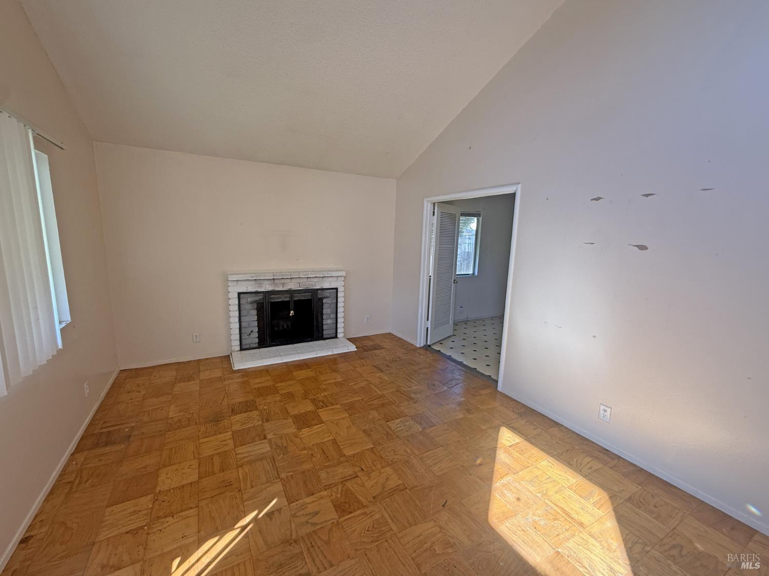 Detail Gallery Image 3 of 14 For 806 Finch Way, Fairfield,  CA 94533 - 4 Beds | 2 Baths