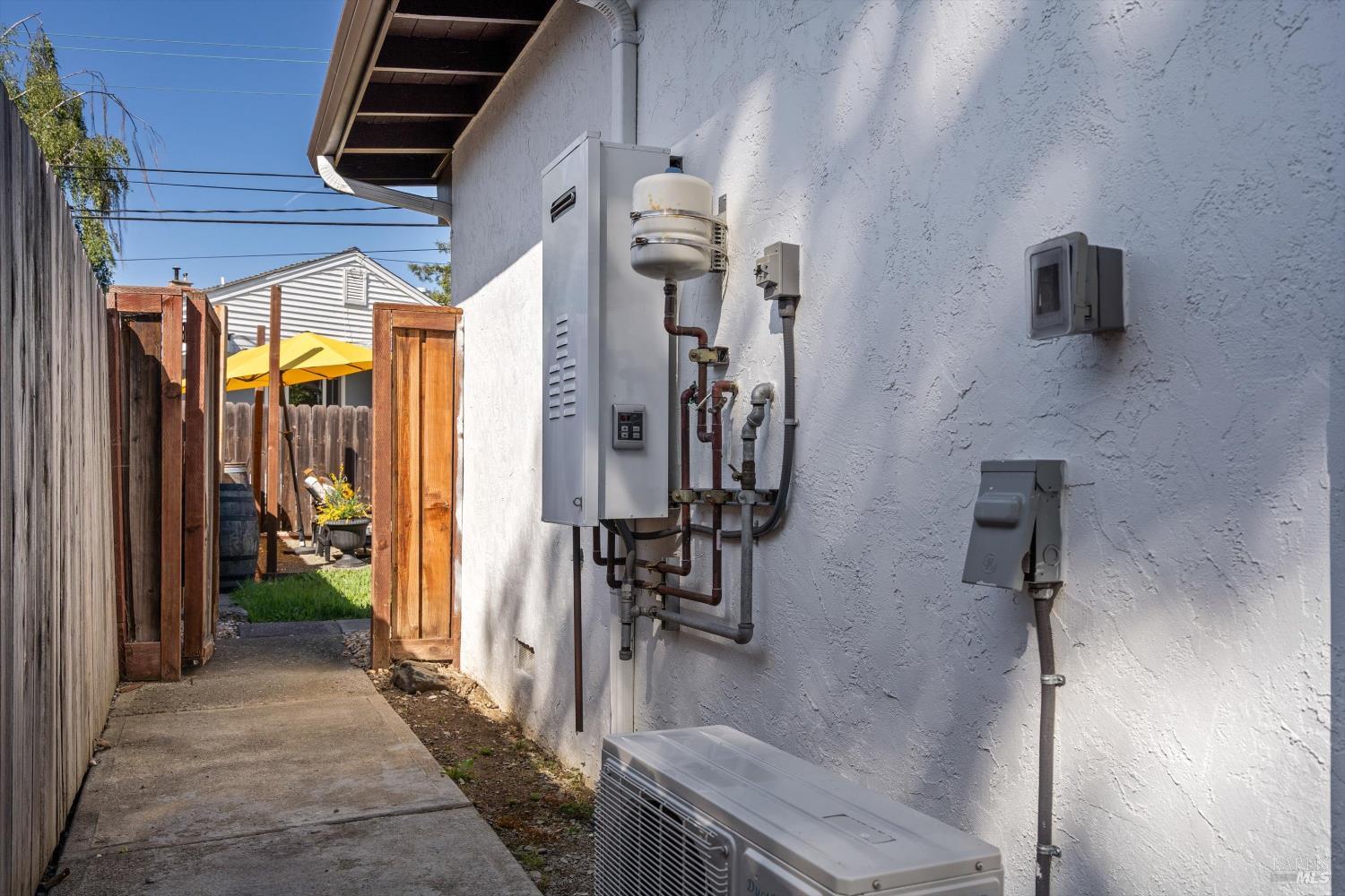 Detail Gallery Image 27 of 29 For 410 Cottonwood Dr, Vallejo,  CA 94591 - 3 Beds | 2 Baths